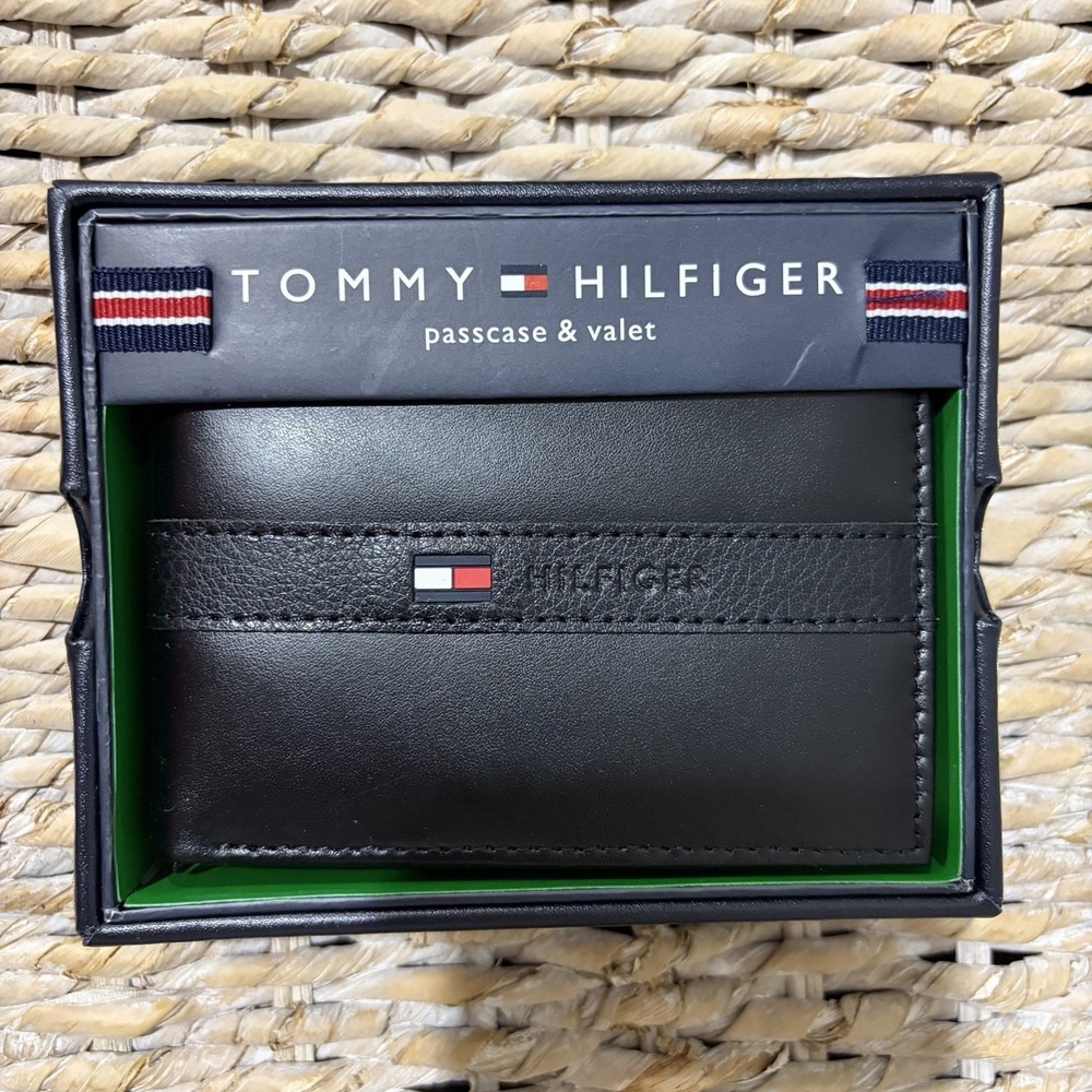 NEW Tommy Hilfiger Casual Black Bifold Wallet - (31TL22X062) Classic